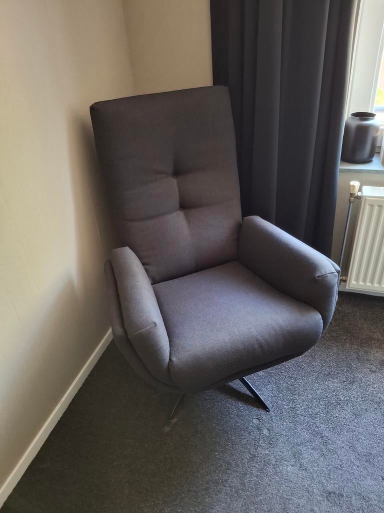 Zwarte draaibare stoel - Meubelhallen Kolham, Huis en Inrichting, Ophalen, Gebruikt, 75 tot 100 cm, Stof