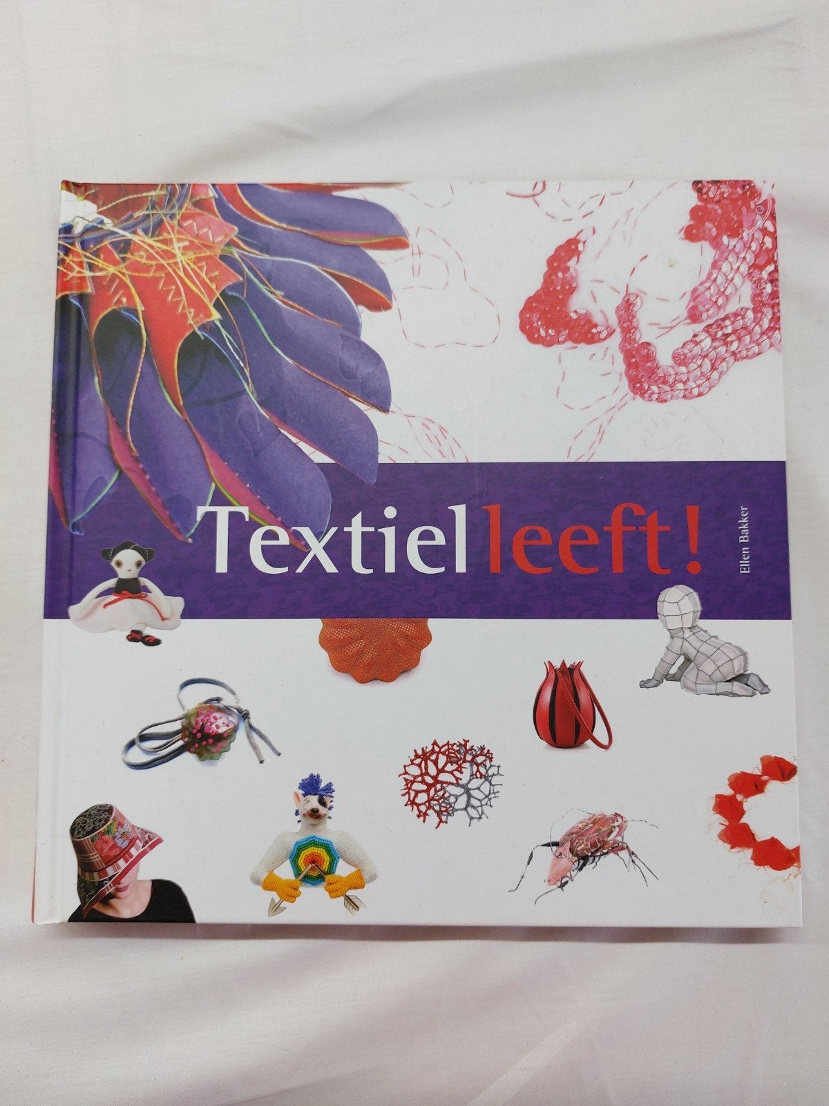 Textiel leeft, Ophalen of Verzenden, Zo goed als nieuw