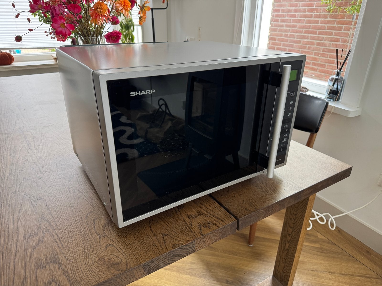 Sharp Combimagnetron R-961 (IN)W - Zo goed als nieuw, Ophalen, Combimagnetron, Hete lucht, Zo goed als nieuw