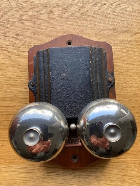 Antieke Telefoonbel., Ophalen, Gebruikt
