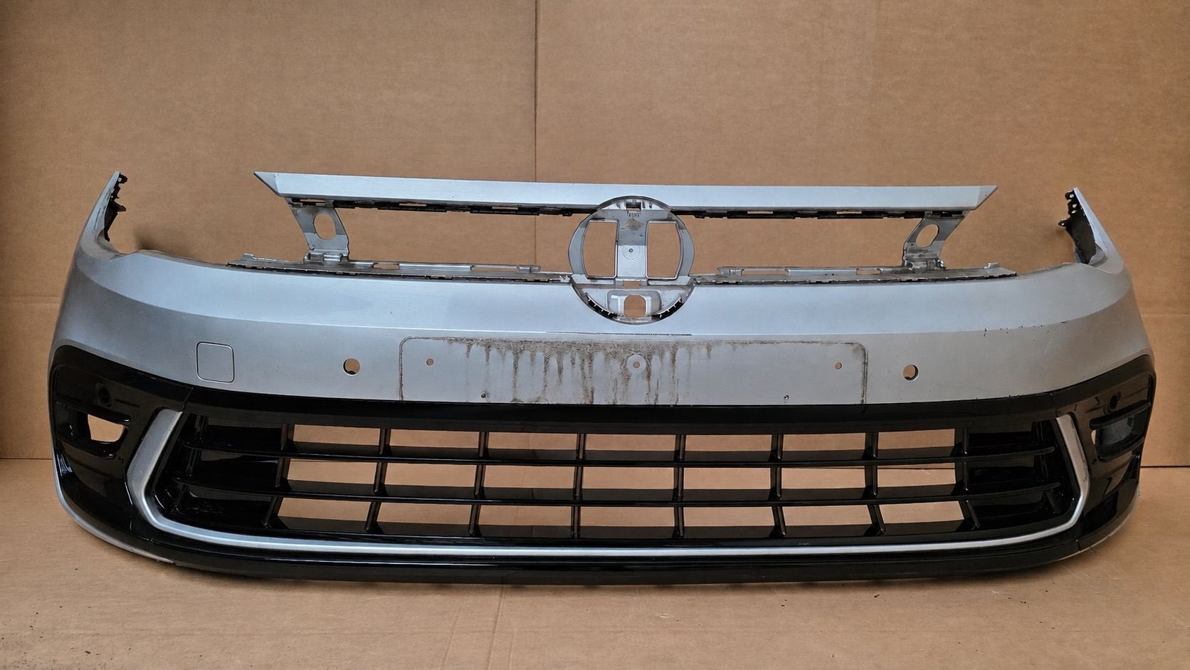 Voorbumper VW Polo 2G Facelift R-line Volkswagen A7W 2022-, Gebruikt, -, Voor, Ophalen of Verzenden
