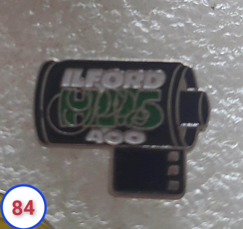 Ilford 925 400 fotorolletje pin, Verzamelen, Verzenden