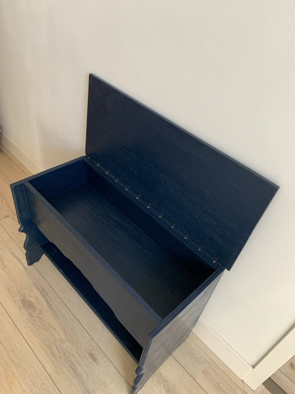 Donkerblauwe houten kistbank met opbergruimte, Ophalen, Zo goed als nieuw