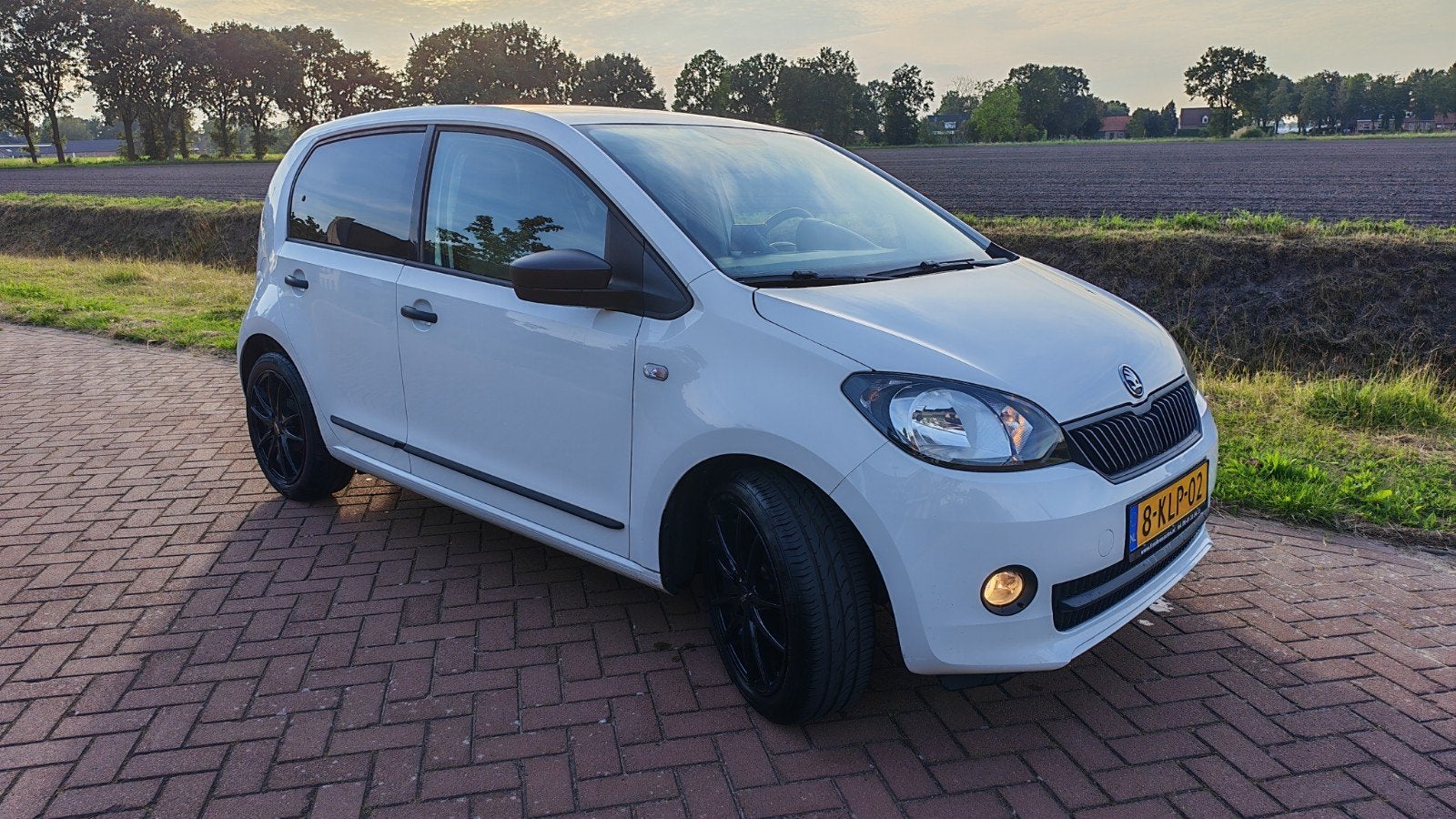Skoda Citigo 1.0 T 44KW 2013 Wit lichtmetalen velgen, Auto's, Voorwielaandrijving, Stof, Zwart, 840 kg