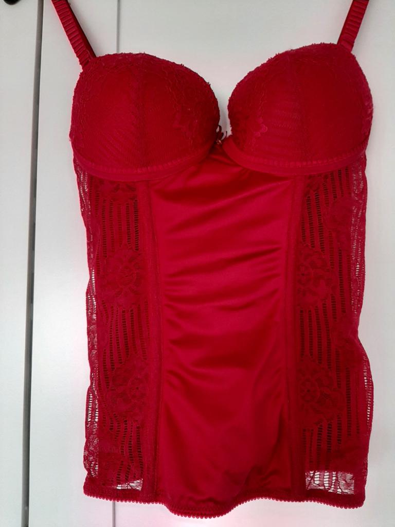 Triumph Body of Korset Rood Kant Maat 75B, Kleding | Dames, Triumph, Ophalen of Verzenden, Rood, Body of Korset