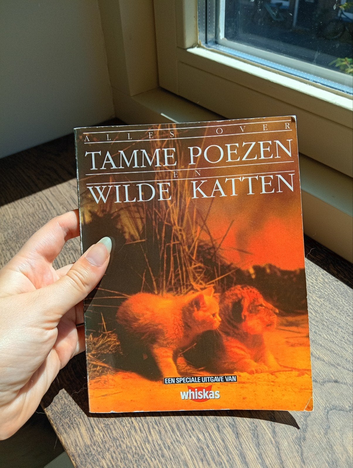 Alles over Tamme Poezen en Wilde Katten - Whiskas Uitgave, Ophalen of Verzenden, Zo goed als nieuw, Katten, Dominique Uittenbogerd en Bert Reesinck