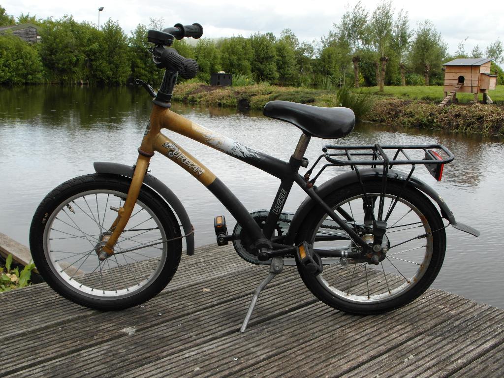 Kinder fiets jongens, Fietsen en Brommers, Fietsen | Jongens, Ophalen, Terugtraprem, Gebruikt, Loekie Urban
