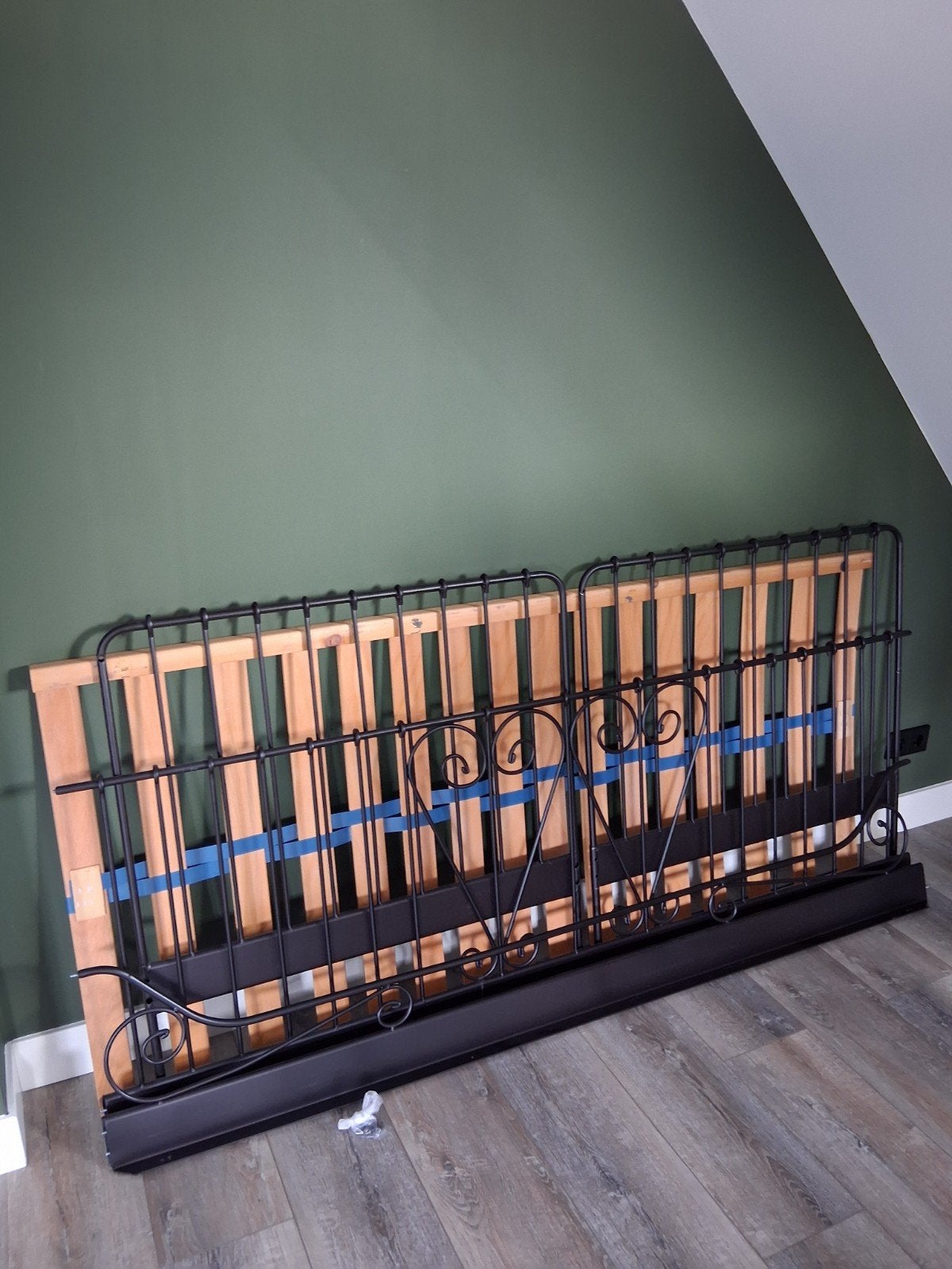 Zwart metalen eenpersoonsbed 90x200 met lattenbodem, Ophalen, Gebruikt, 90 cm, Eenpersoons