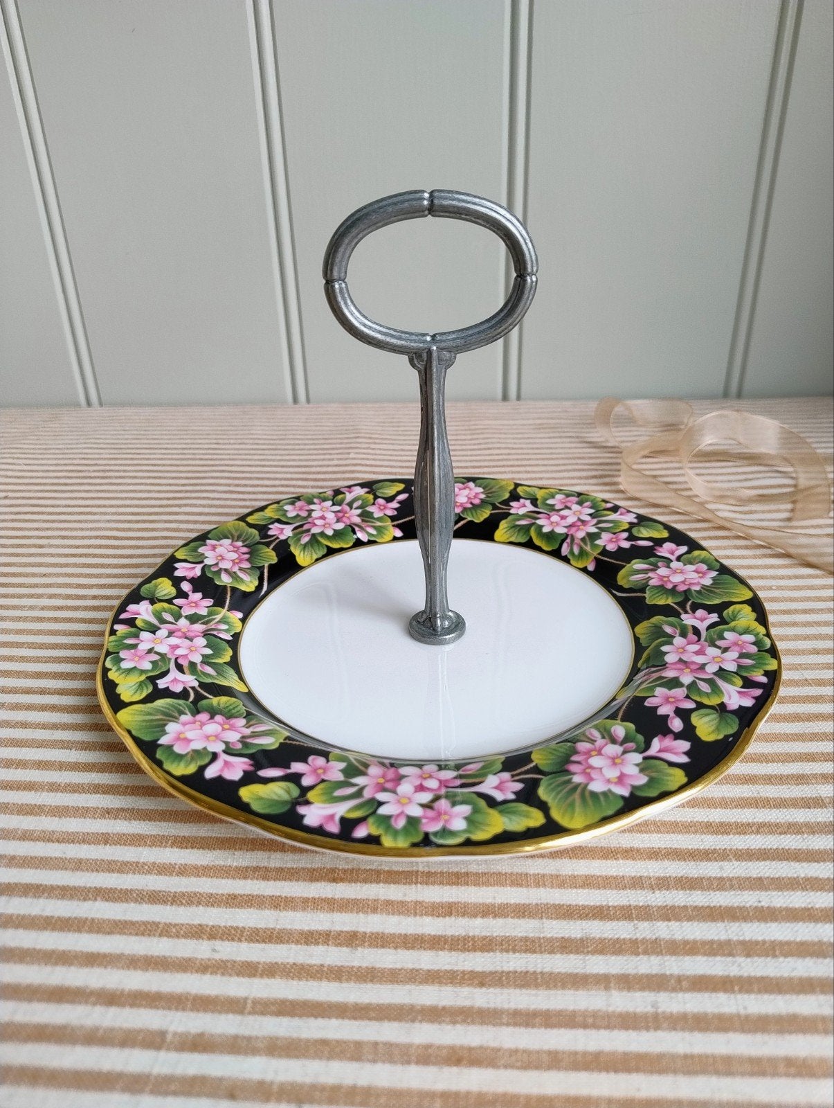 Prachtig! Royal Albert Provincial Flowers serveerschaal, Etagère, Ophalen of Verzenden, Zo goed als nieuw, Steen/keramiek
