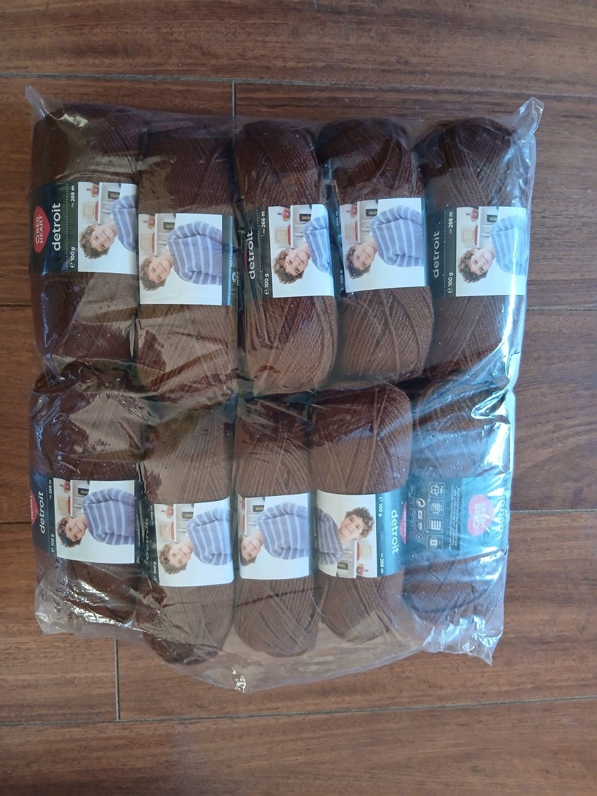 NIEUW! 10 bollen acrylgaren a 100 gram, bruin, Detroit, Ophalen of Verzenden, Nieuw, Breien of Haken, Wol of Garen
