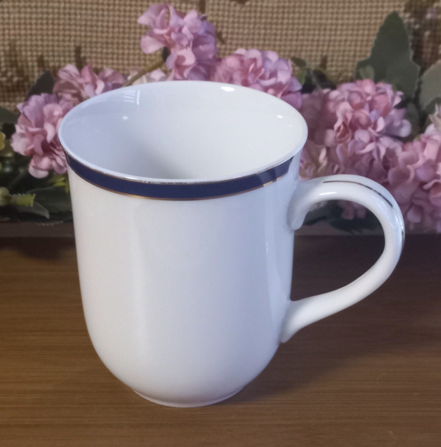 Mooie vintage mok/beker met oor, blauw, wit, Douwe Egberts, Ophalen of Verzenden, Zo goed als nieuw, Overige stijlen, Kop(pen) en/of Schotel(s)