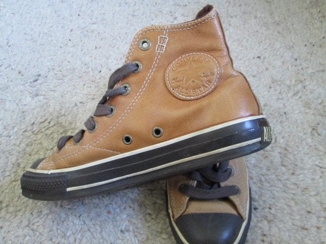ZGAN Bruine converse all star stars gympen LEER 4,5 - 37, Kleding | Dames, Bruin, Verzenden, Converse, Sneakers of Gympen