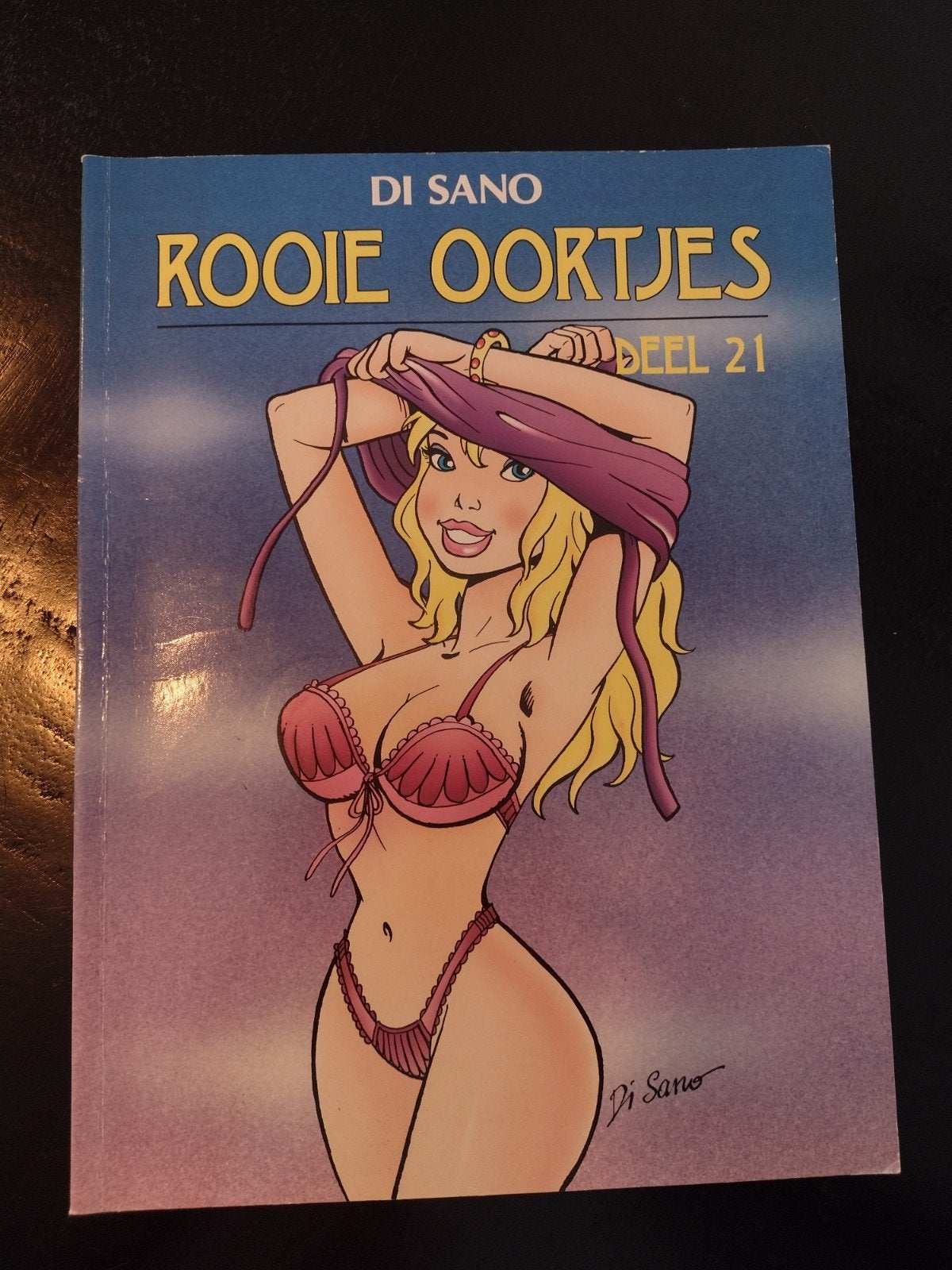 Rooie Oortjes - Deel 21 - Di Sano, Boeken, Eén stripboek, Ophalen of Verzenden, Zo goed als nieuw, Di Sano
