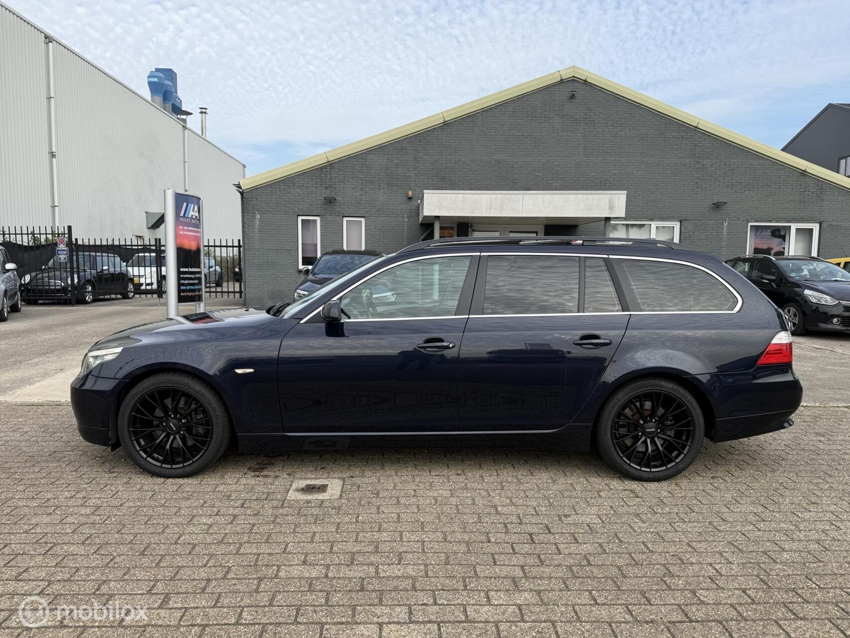 BMW 5-serie Touring 525i 3.0 High Exe Automaat 2008 Panorama, Auto's, Achterwielaandrijving, Gebruikt, Zwart, 2000 kg