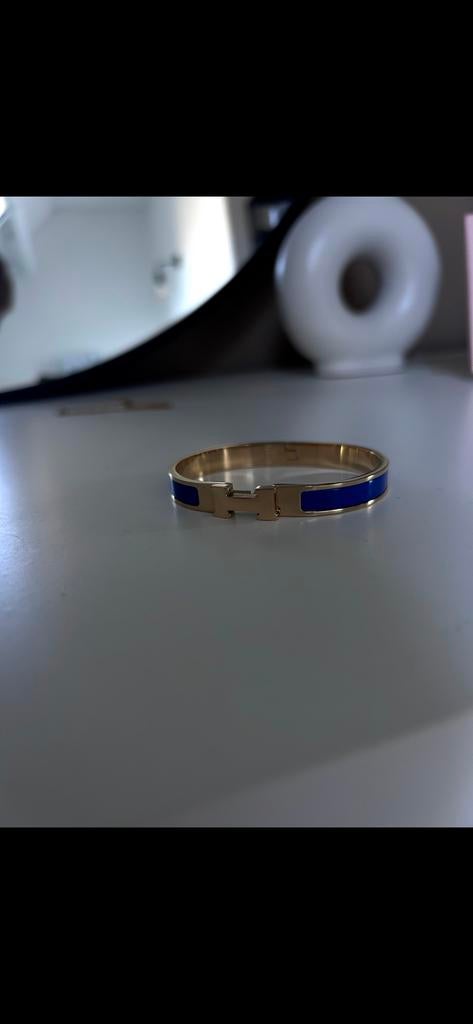 Hermès Armband - Goudkleurig met Blauw Emaille, Sieraden, Tassen en Uiterlijk, Armbanden, Ophalen of Verzenden, Zo goed als nieuw