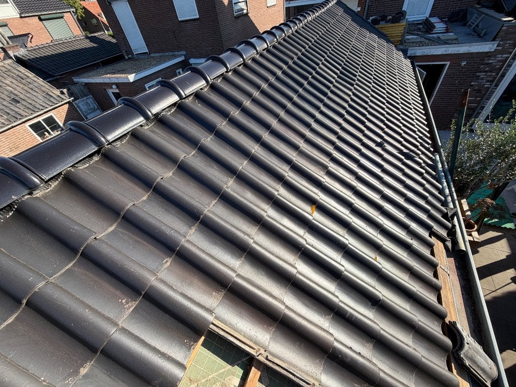 Dakpannen +- 170 stuks OVH, Doe-het-zelf en Verbouw, Ophalen, Gebruikt, Steen of Klei, Zwart