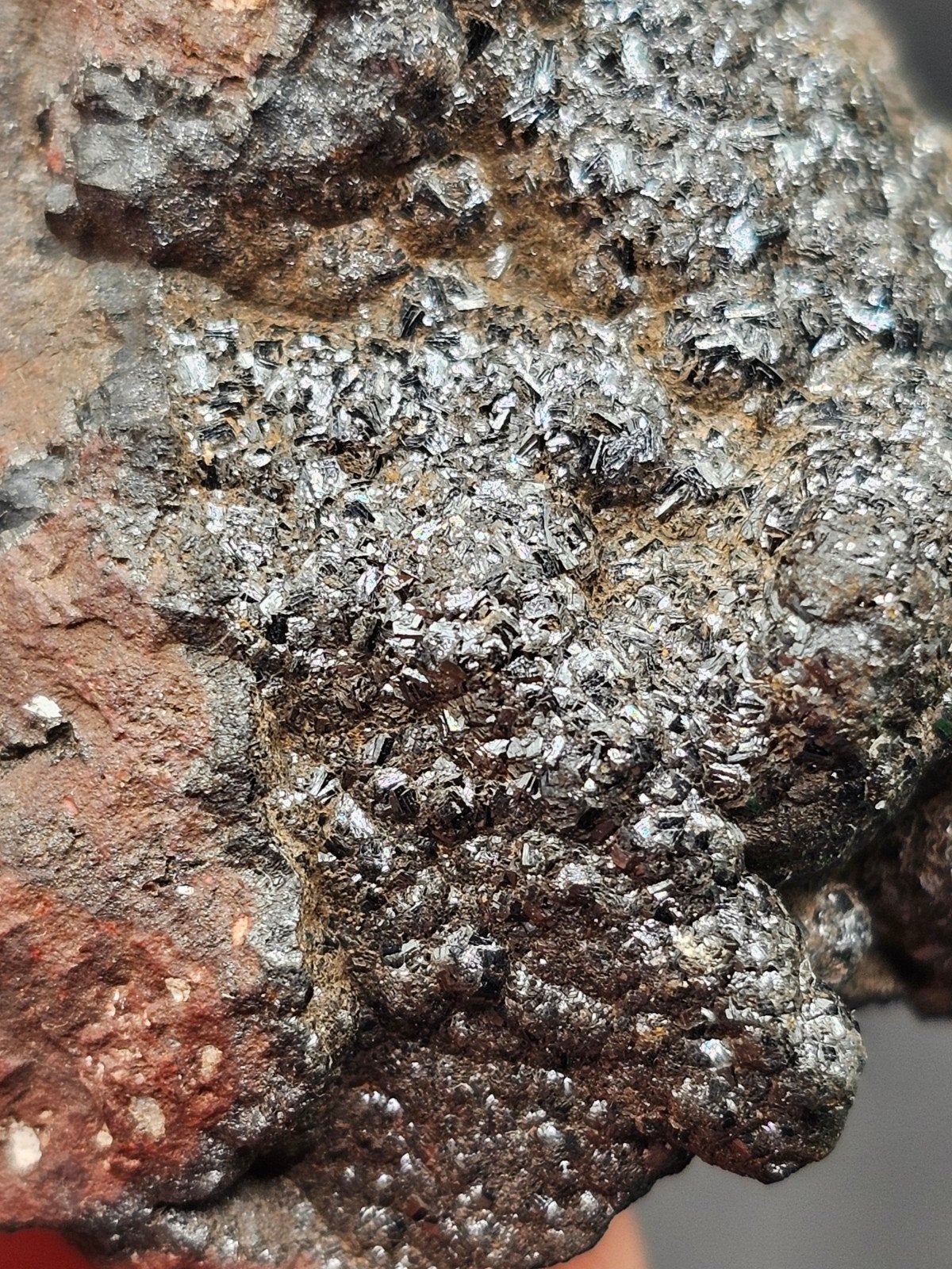 Hematiet Kristallen - Glanzend Mineraal Exemplaar, Verzamelen, Ophalen of Verzenden, Mineraal