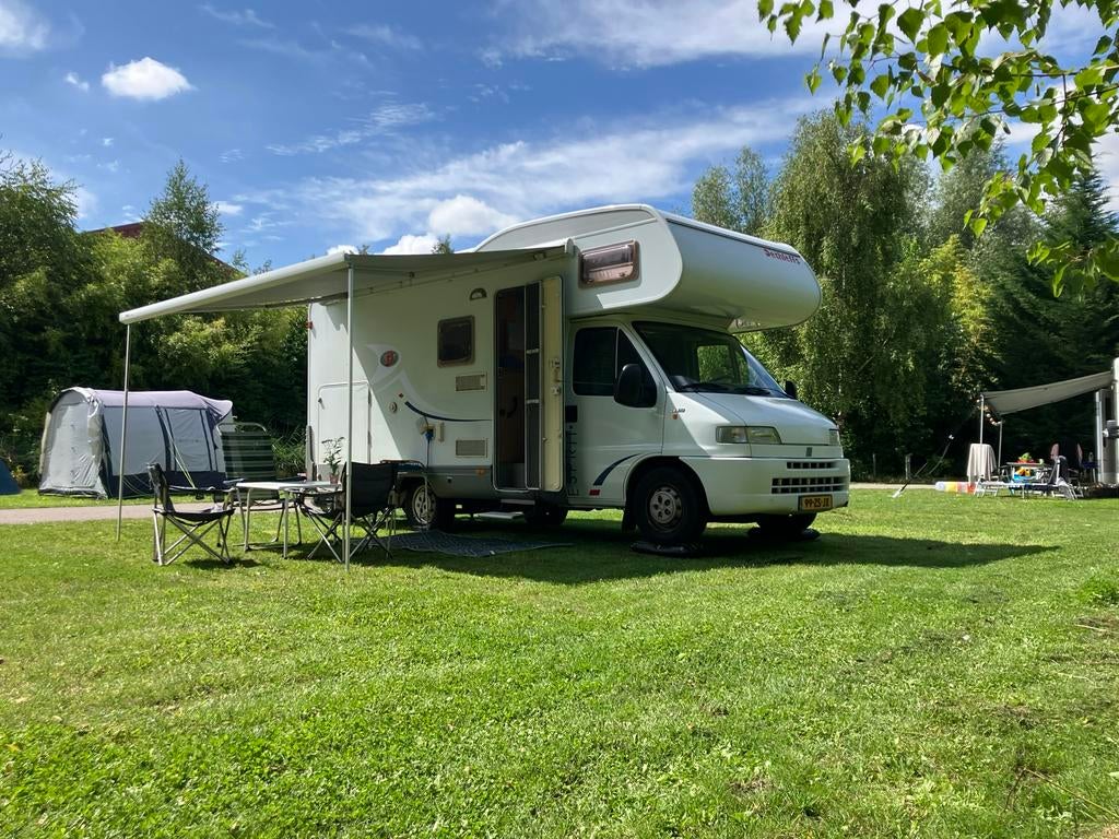 Ruime Dethleffs familiecamper met stapelbed! 6p, 180dkm, Caravans en Kamperen, Campers, Alkoof, Fiat, Particulier, Koelkast