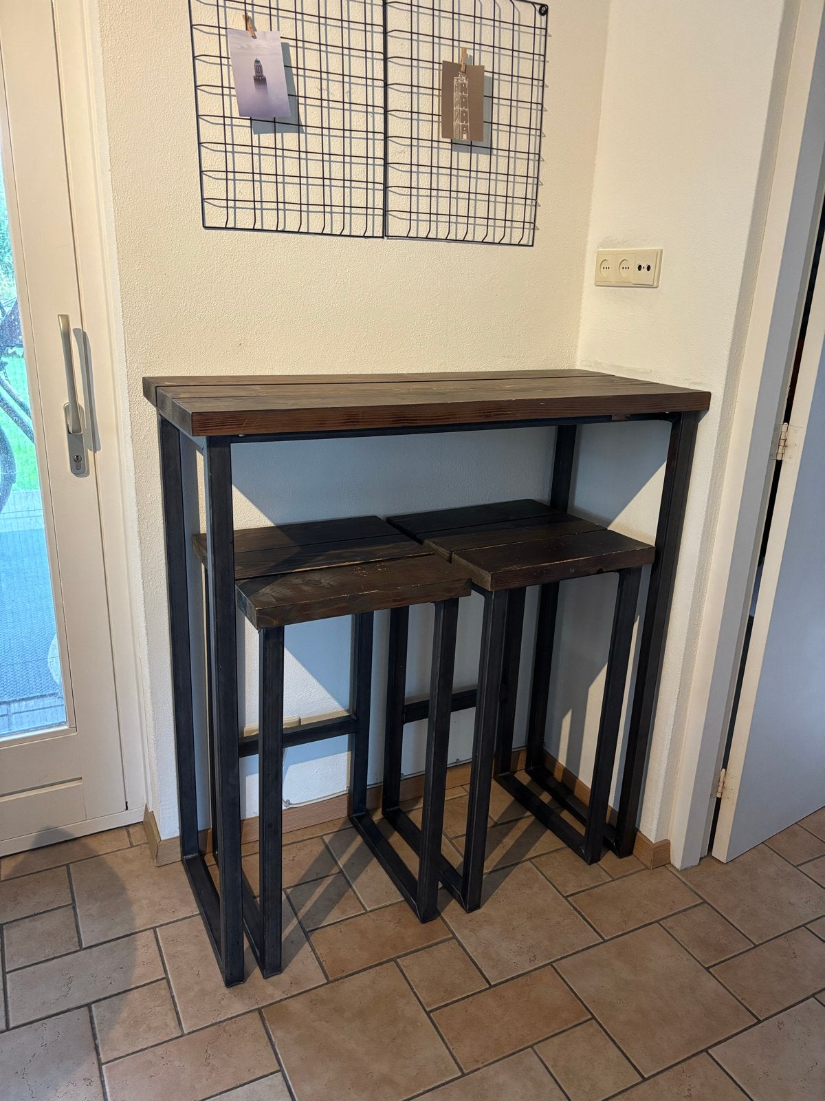 Houten bar met 2 krukken, Ophalen, Gebruikt, Inclusief barstoelen