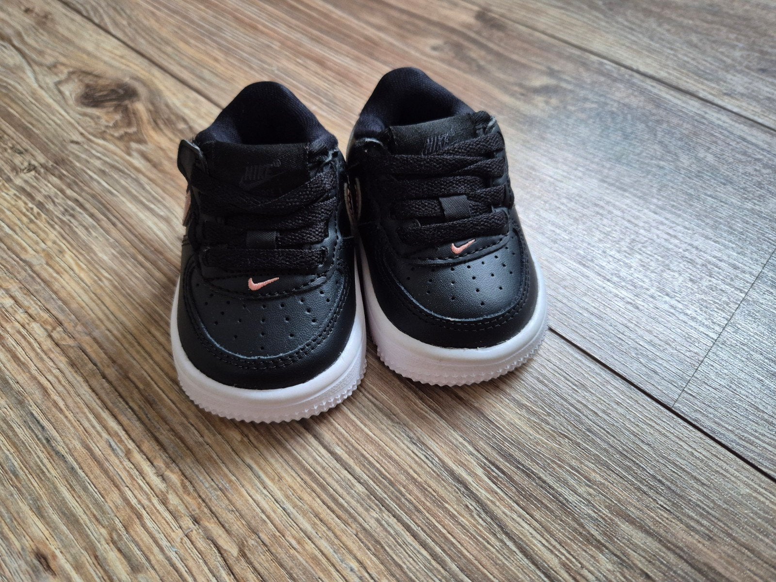 Nike zwarte Nike schoentjes maatje 17, Kinderen en Baby's, Babykleding | Schoentjes en Sokjes, Schoentjes, Meisje, Nieuw, Ophalen of Verzenden