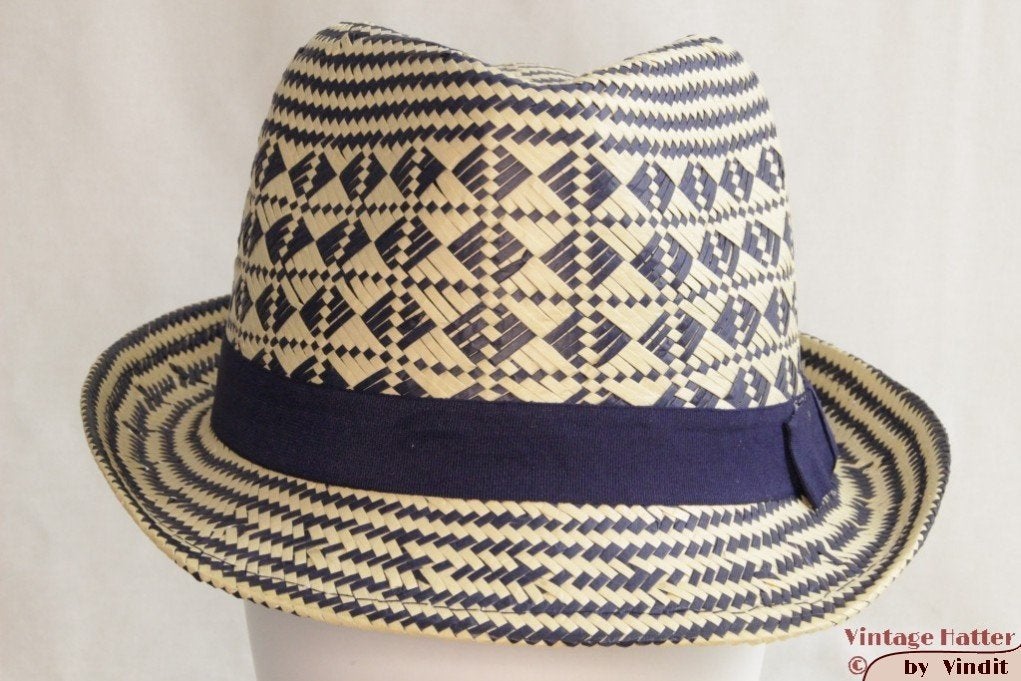 gleufhoed Trilby strohoed met blauw maten 57 en 59 nieuw, Hoed, Nieuw, Ophalen of Verzenden, 58 of 59 cm (L, 7¼ of ⅜ inch)