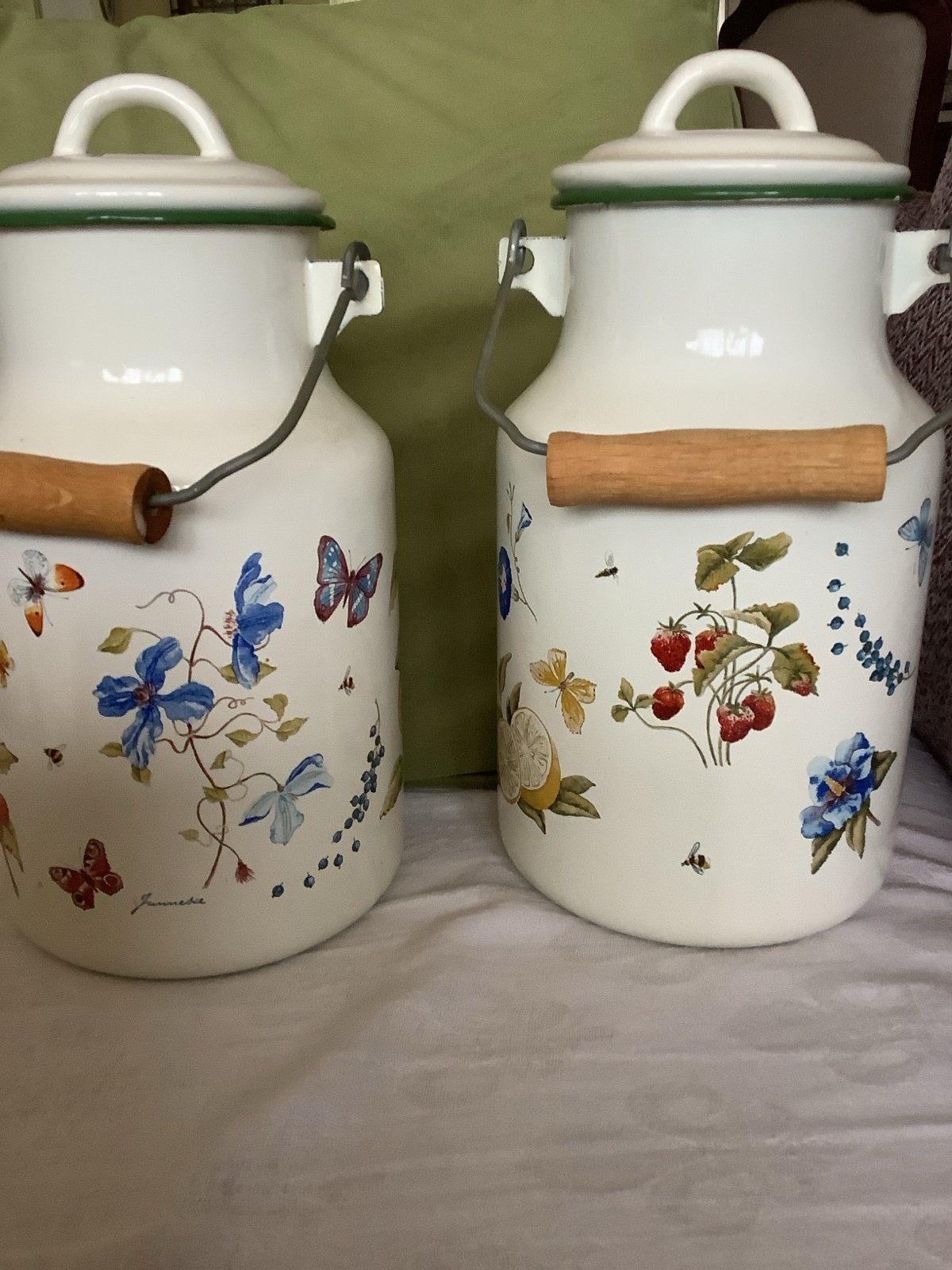 Set van 2 decoratieve melkbussen met bloemen en vlinders, Ophalen of Verzenden