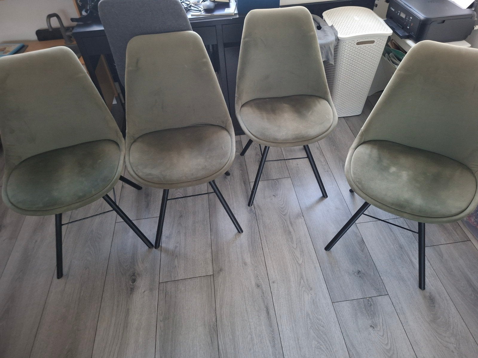 4 groene eettafelstoelen van Jysk, 4 jaar oud, Huis en Inrichting, Stoelen, Ophalen, Gebruikt, Overige kleuren, Vier