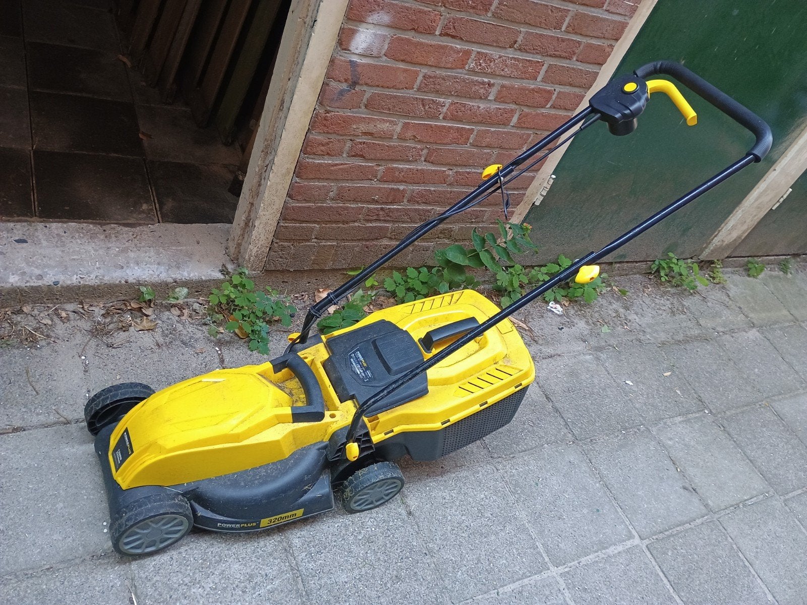 Grasmaaier 320mm met opvangbak, Ophalen, Cirkelmaaier, Gebruikt, Elektrische grasmaaier