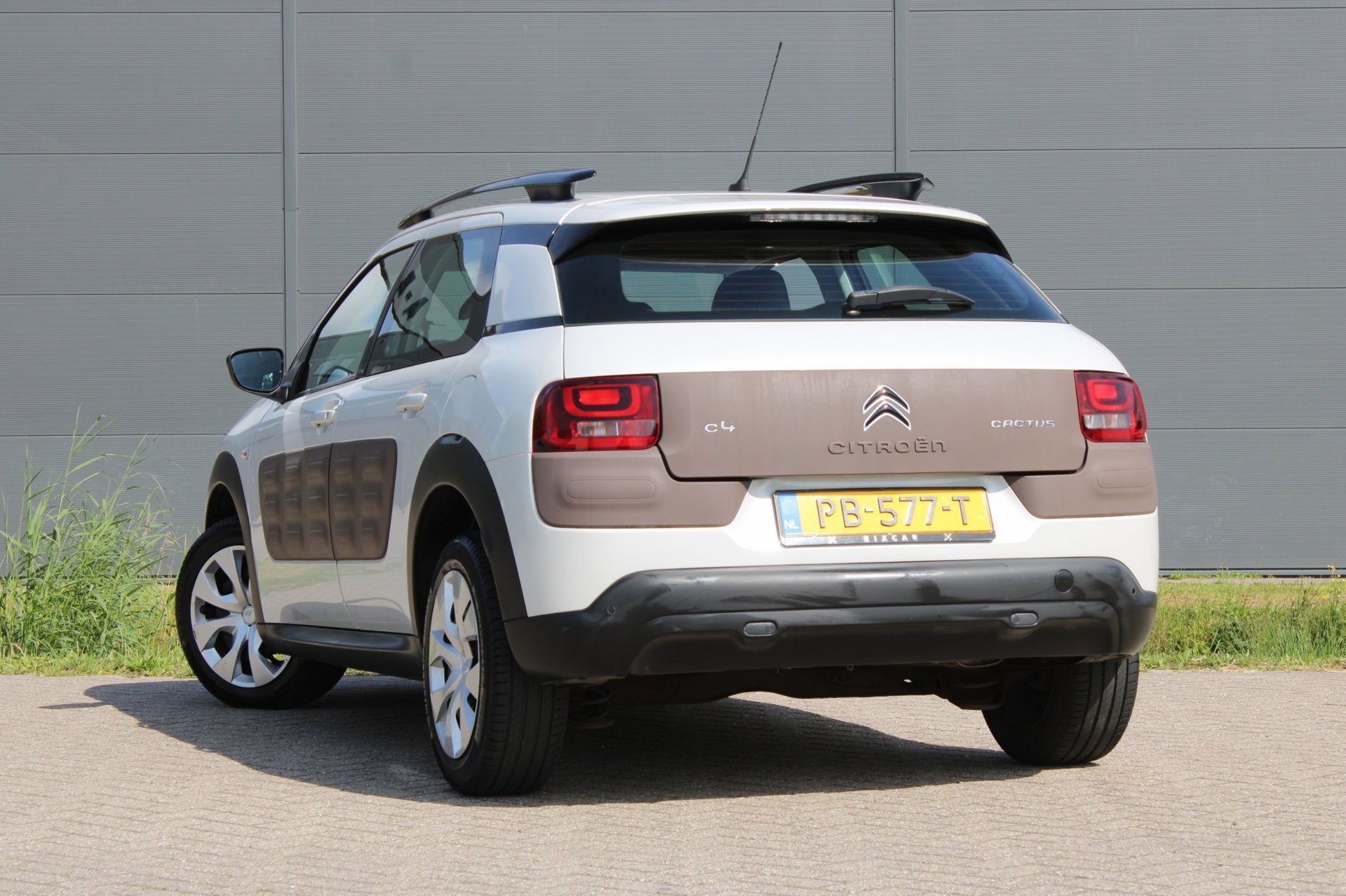 Citroen C4 Cactus 1.2 PureTech Business Navigatie CruiseCont, Voorwielaandrijving, Dealer onderhouden, Stof, Euro 6