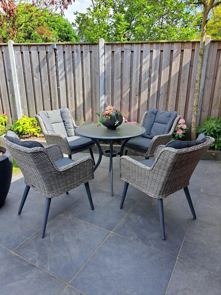 Stijlvolle Wicker  4 Stoelen, Ophalen of Verzenden, Zo goed als nieuw, Wicker
