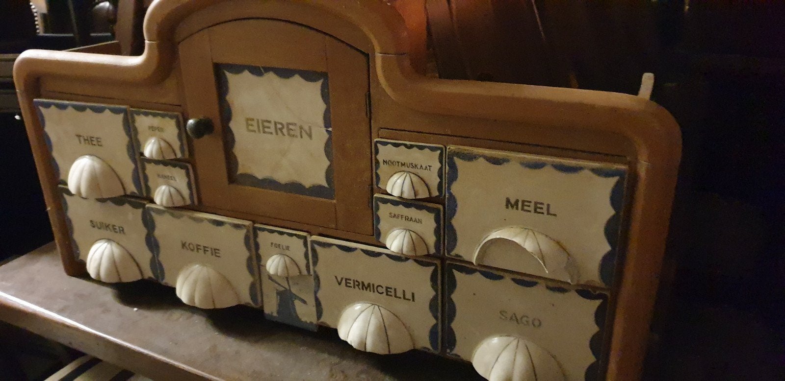 Vintage kruidenrek met porseleinen lades, Ophalen