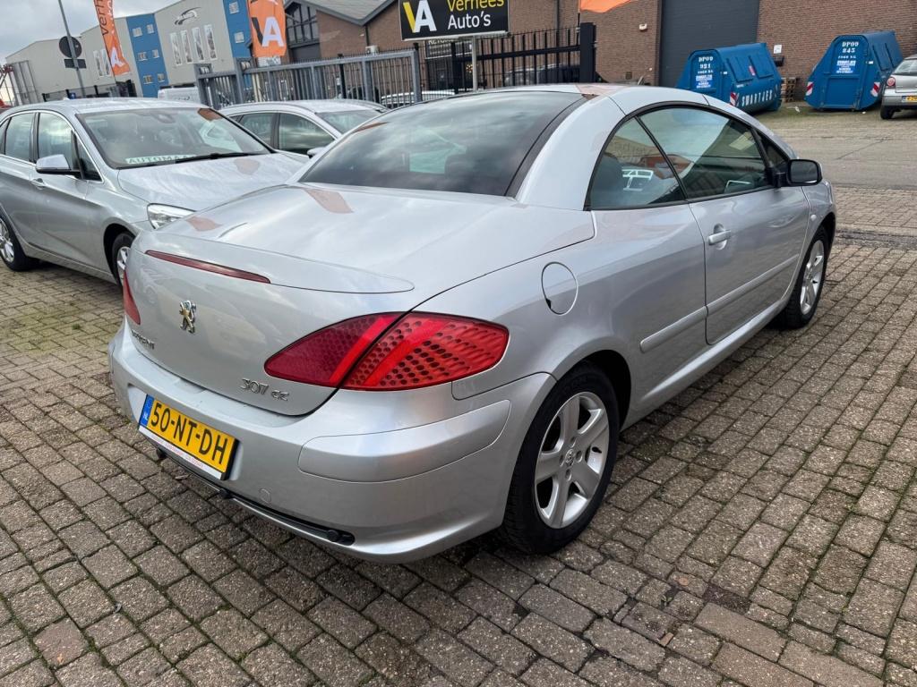 Peugeot 307 CC 1.6-16V (bj 2004), Auto's, Peugeot, 13 km/l, 730 kg, Gebruikt, Zwart