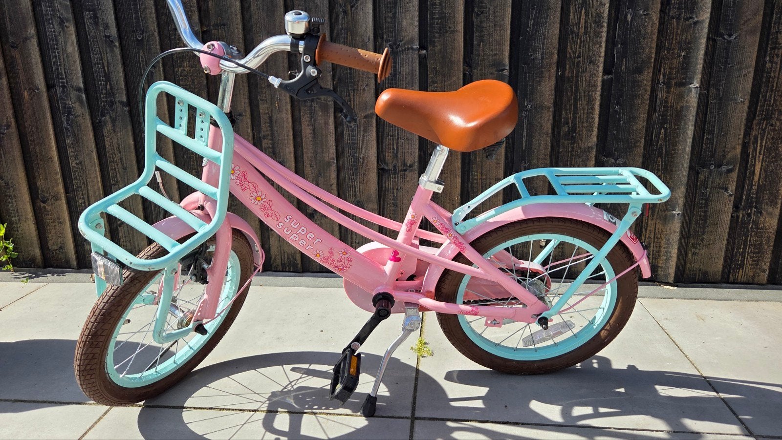 Supersuper Lola 16 inch

Roze-turquoise, Ophalen, Zo goed als nieuw, 16 tot 20 inch
