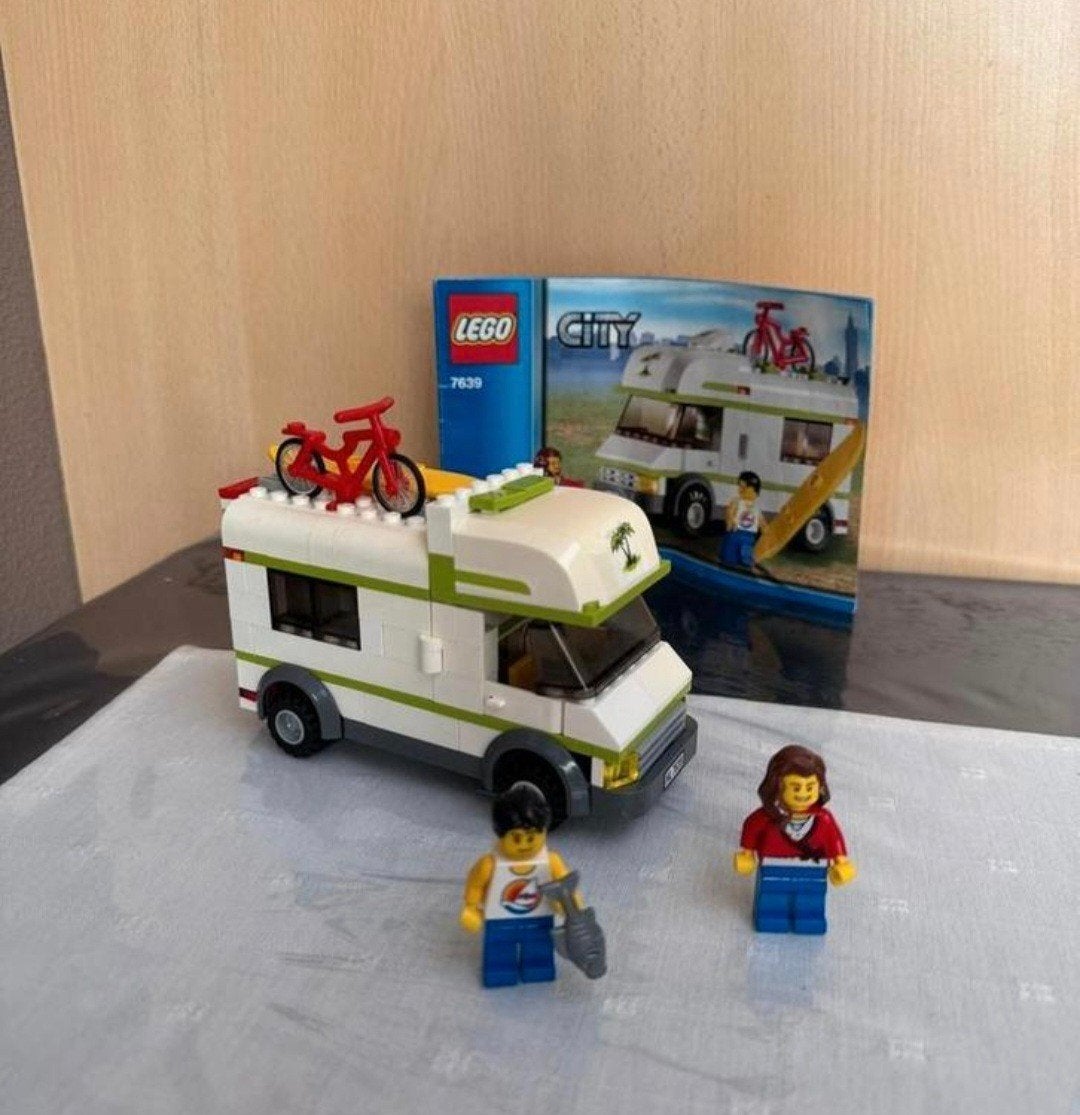 Lego City Camper 7639 met minifiguren en doos, City, Lego, Ophalen of Verzenden, Zo goed als nieuw