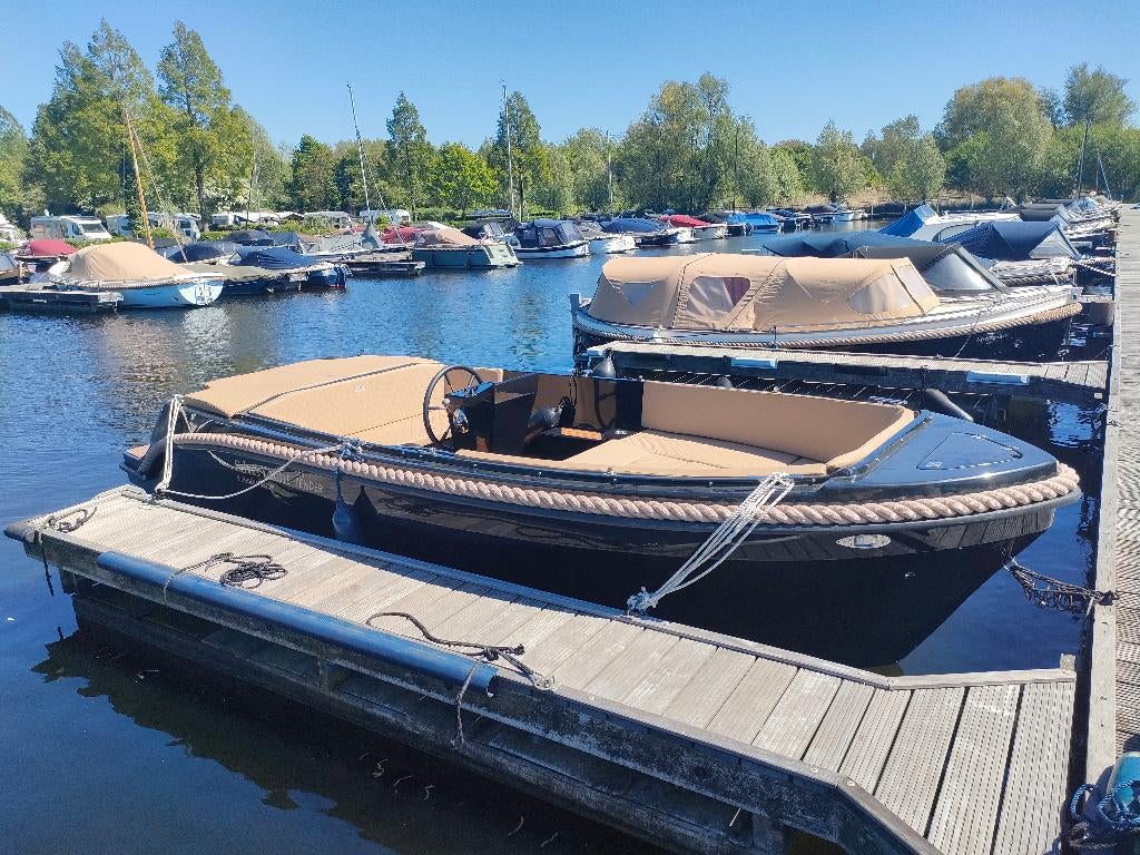 Mooie en luxe Silver Yacht 655 tender sloep, met 30 pk motor, Tender, Zo goed als nieuw, 30 pk, Rondzit