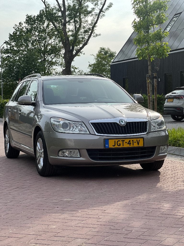 Skoda Octavia 1.6 TDI 77KW Combi 2010 - super netjes!, Auto's, Voorwielaandrijving, Euro 5, Stof, 4 cilinders