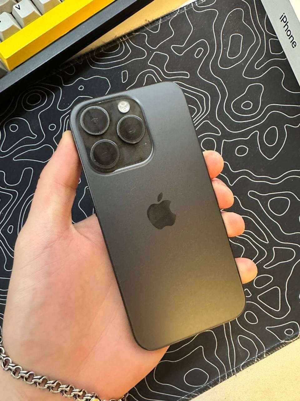 Foto 3 van iPhone 15 Pro 128GB - Zo goed als nieuw