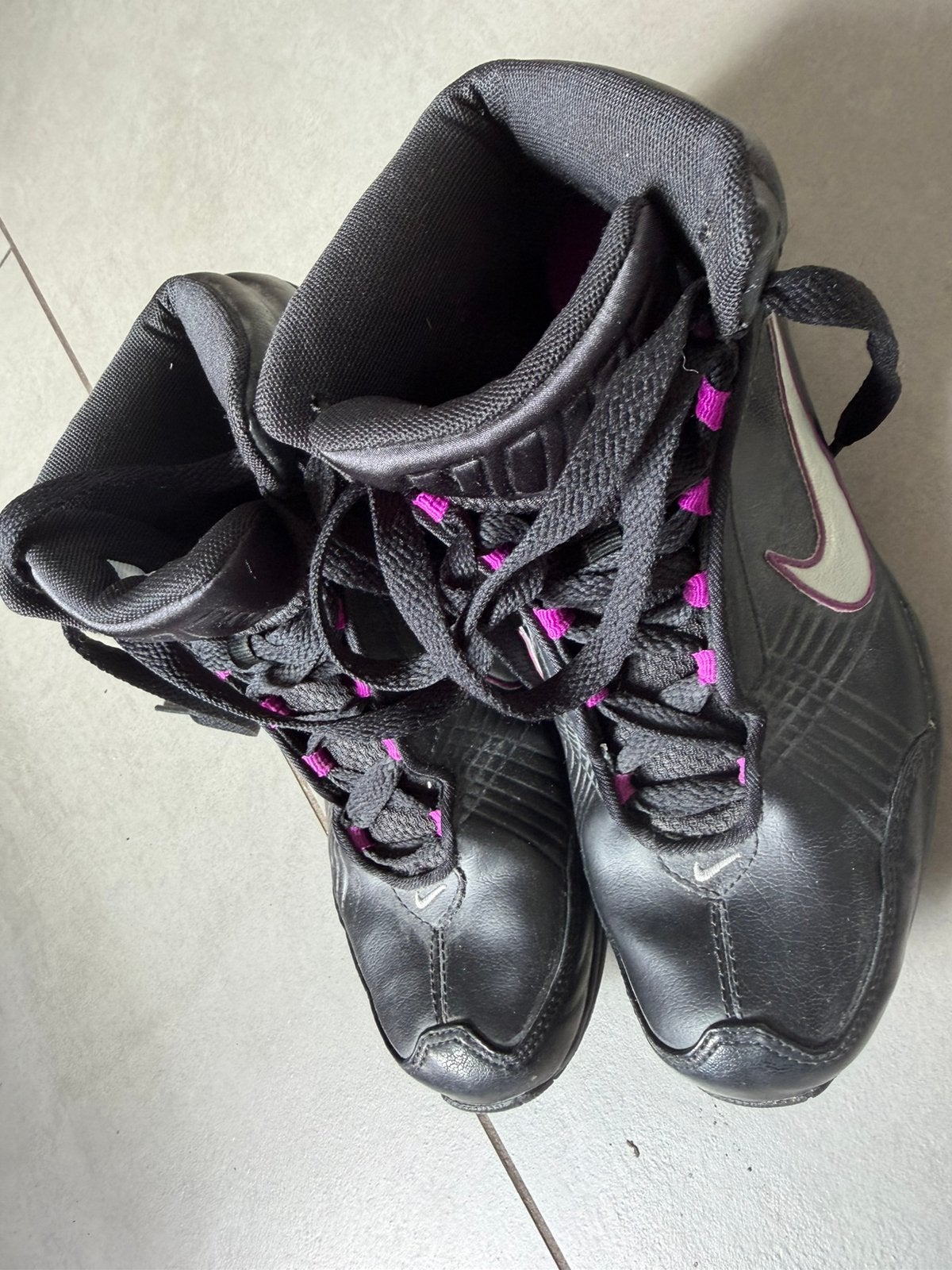 Nike Air schoenen maat 38,5, Kleding | Dames, Schoenen, Ophalen of Verzenden, Zo goed als nieuw, Zwart, Sneakers of Gympen