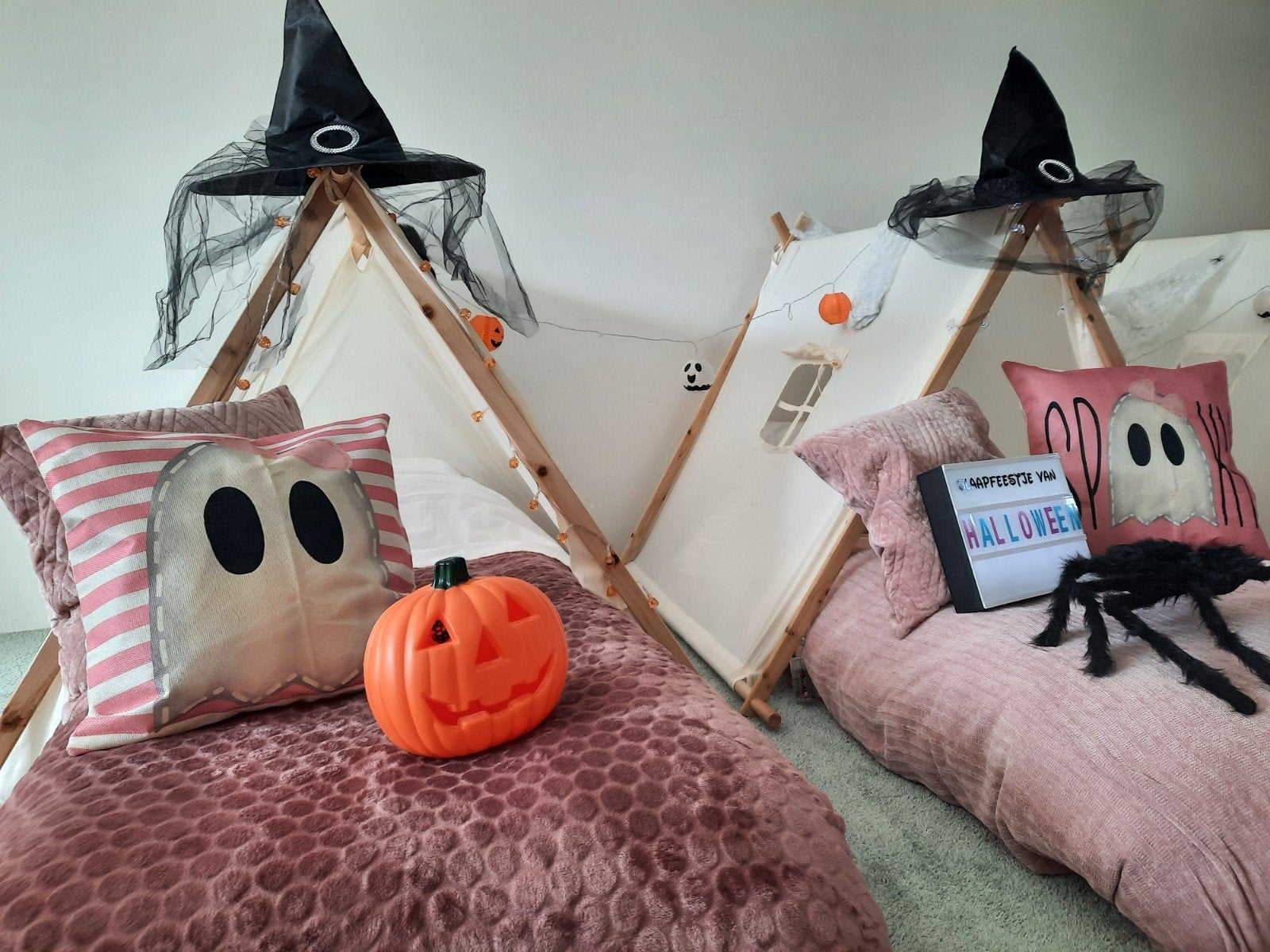Halloween /Tipi slaapfeestje /kinderfeestje / tipitent /Roze, Ophalen, Zo goed als nieuw, Halloween of Griezel