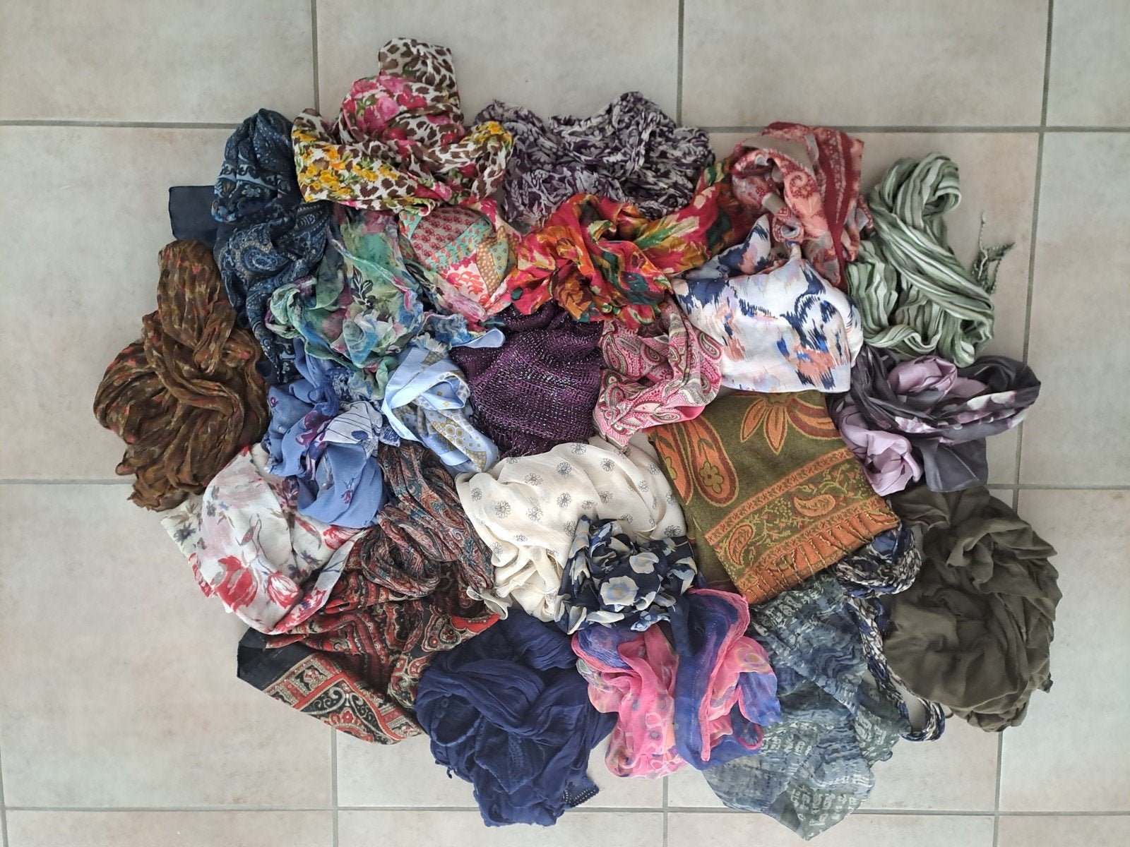 Partij sjaals, Kleding | Dames, Mutsen, Sjaals en Handschoenen, Ophalen, Zo goed als nieuw, Maat 46/48 (XL) of groter, Sjaal