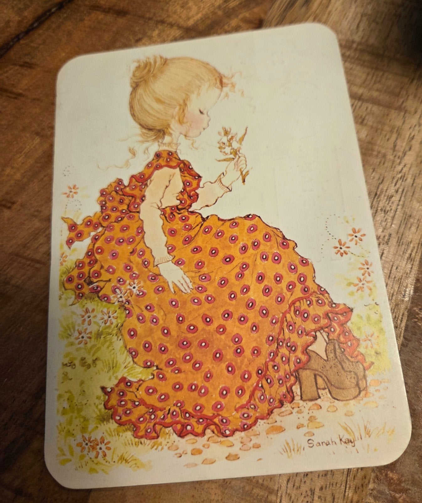 Sarah Kay - Meisje in mooie jurk met bloem, Verzenden, 1960 tot 1980, Gelopen, Kinderen