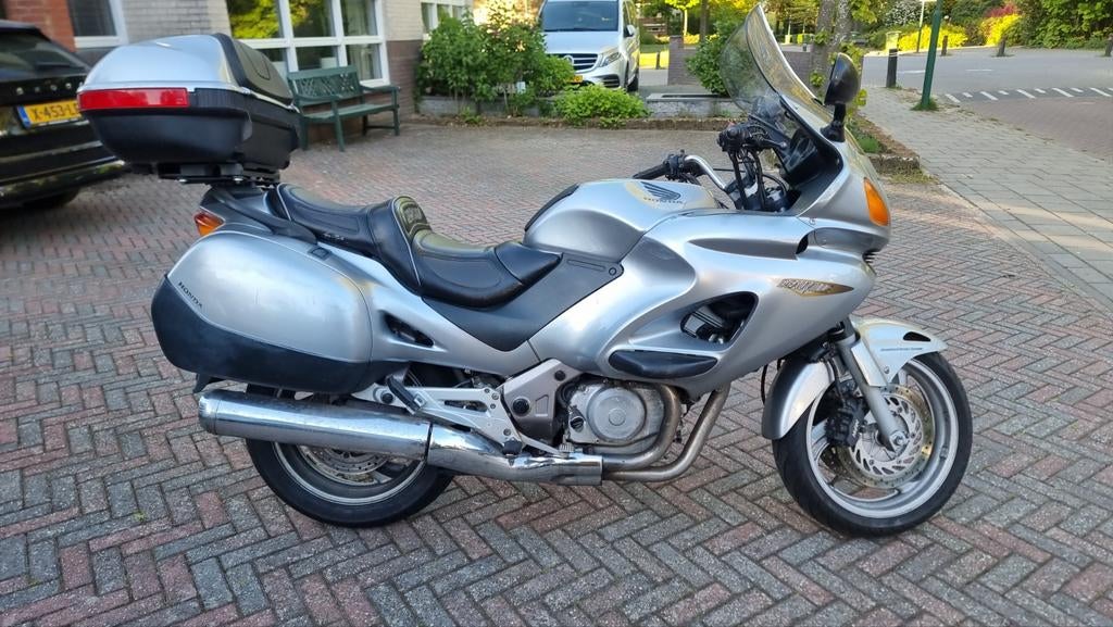Honda NT650V Deauville, 2005, 56.500 km, 2 cilinders, Motorrijbewijs A, Gebruikt, Particulier