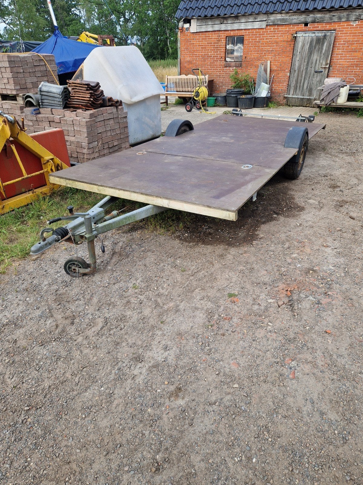 platte aanhanger onderstel van caravan, Ophalen, Gebruikt