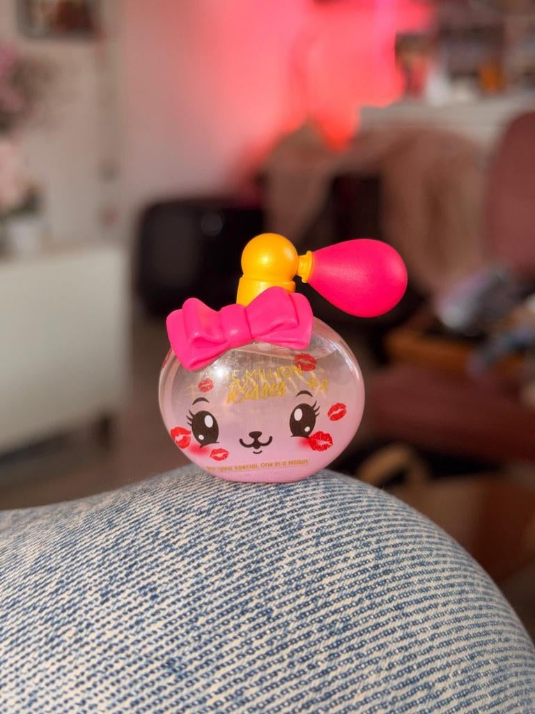 Zuru Mini Brands Kawaii Perfume Legendary + sticker, Ophalen of Verzenden