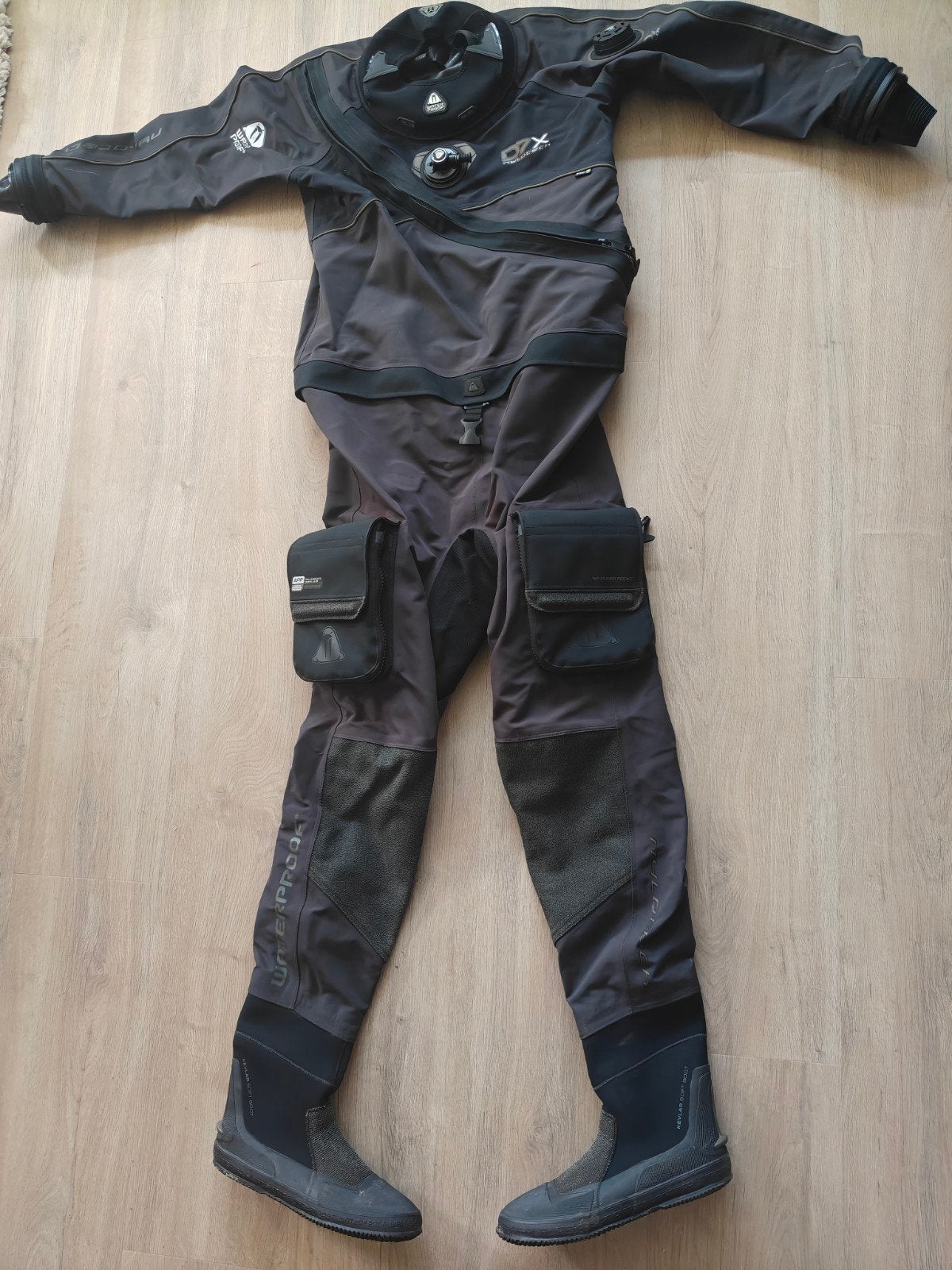 Waterproof D7X Nylotech droogpak met accessoires, Ophalen of Verzenden, Zo goed als nieuw, Duikpak