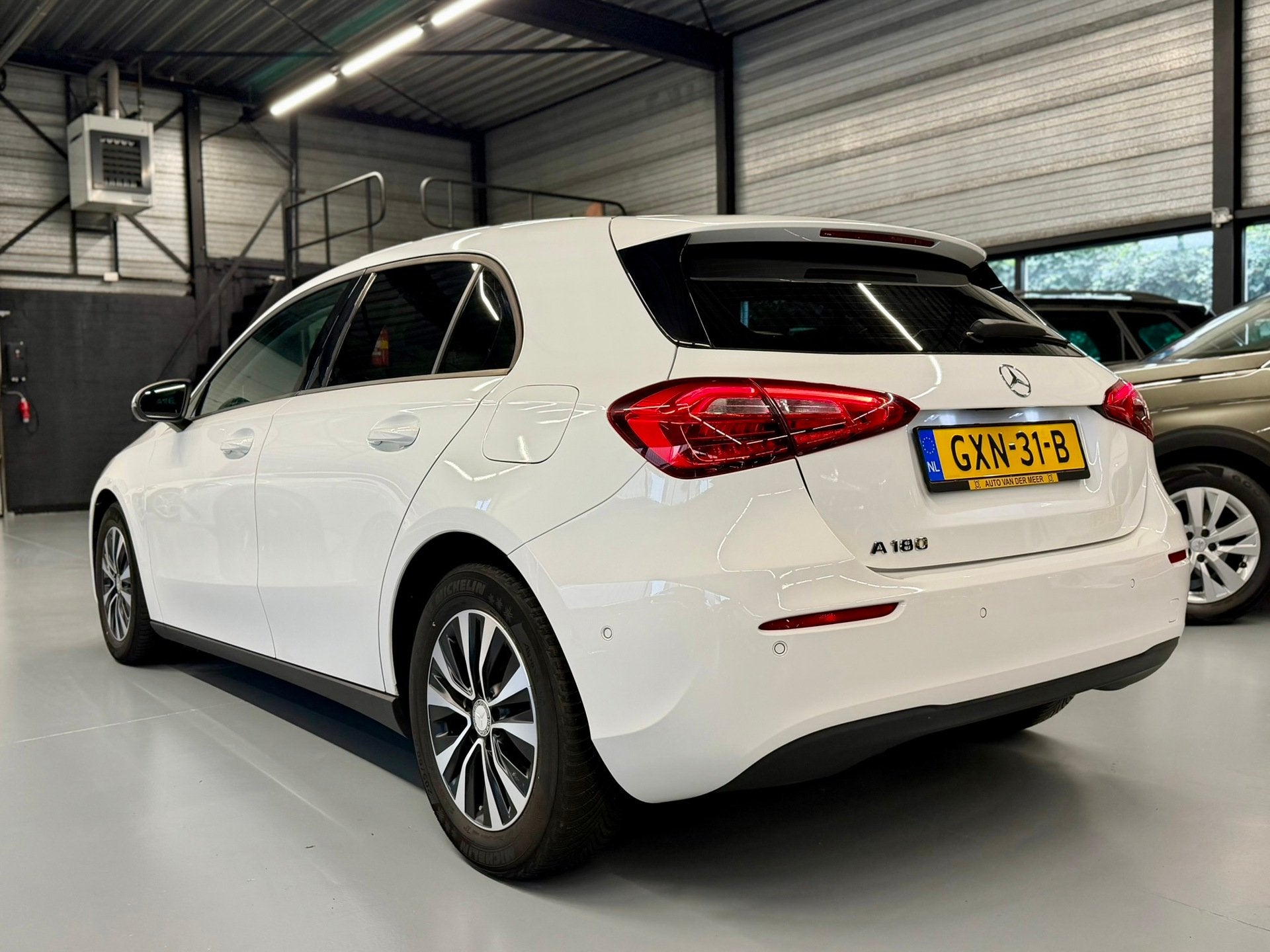Mercedes-Benz A-klasse 180 Business Solution 2021 l Automaat, Auto's, Dealer onderhouden, 136 pk, Gebruikt, 4 cilinders