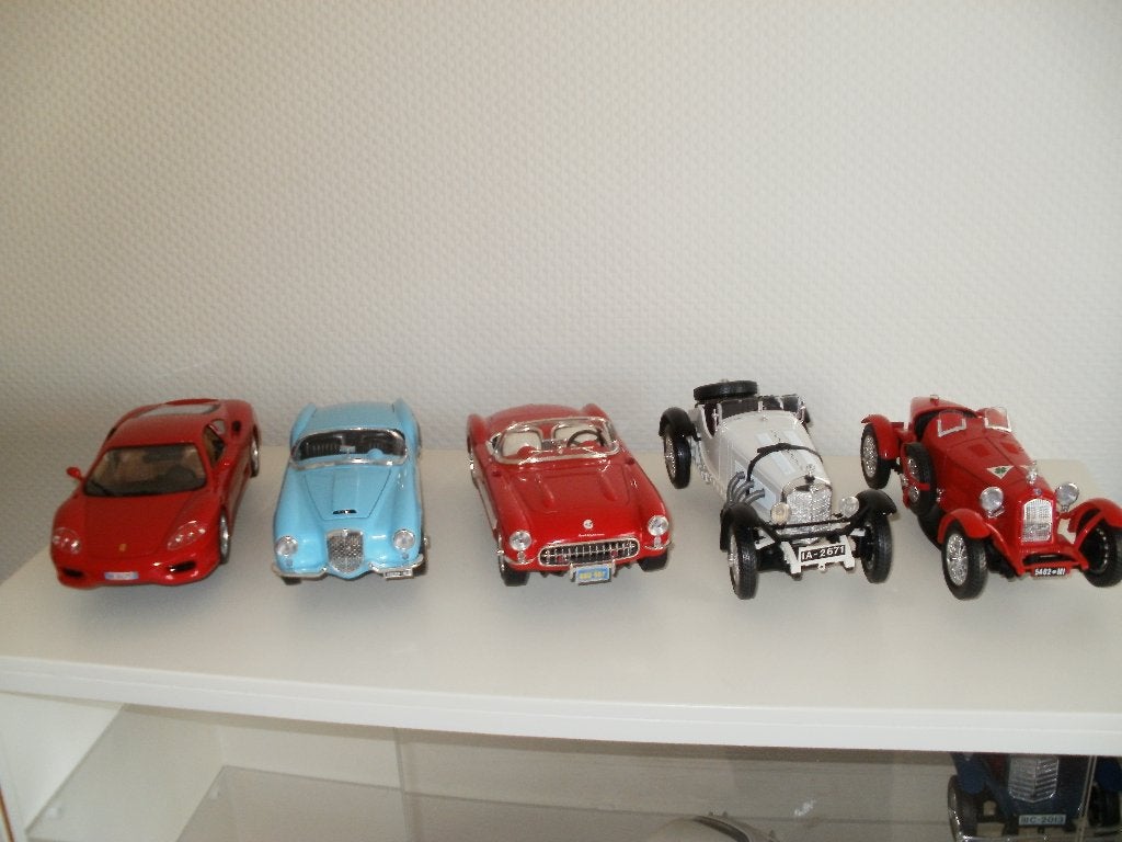 5x Burago diverse modelauto,s 1-18 van div. automerken., Ophalen of Verzenden, Zo goed als nieuw, Auto, Bburago