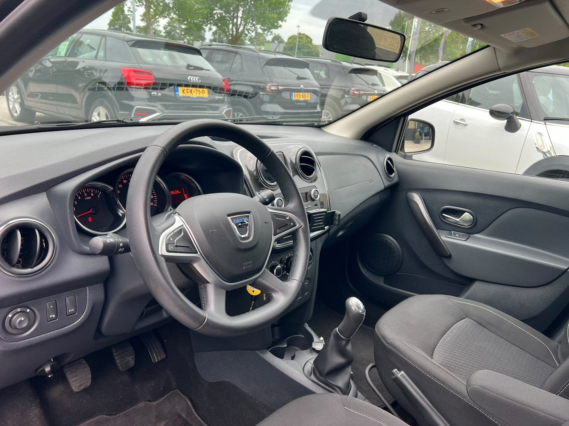 Dacia Sandero 0.9 TCe Laureate trekhaak, airco, cruise, pdc, Auto's, Voorwielaandrijving, Stof, 525 kg, Zwart