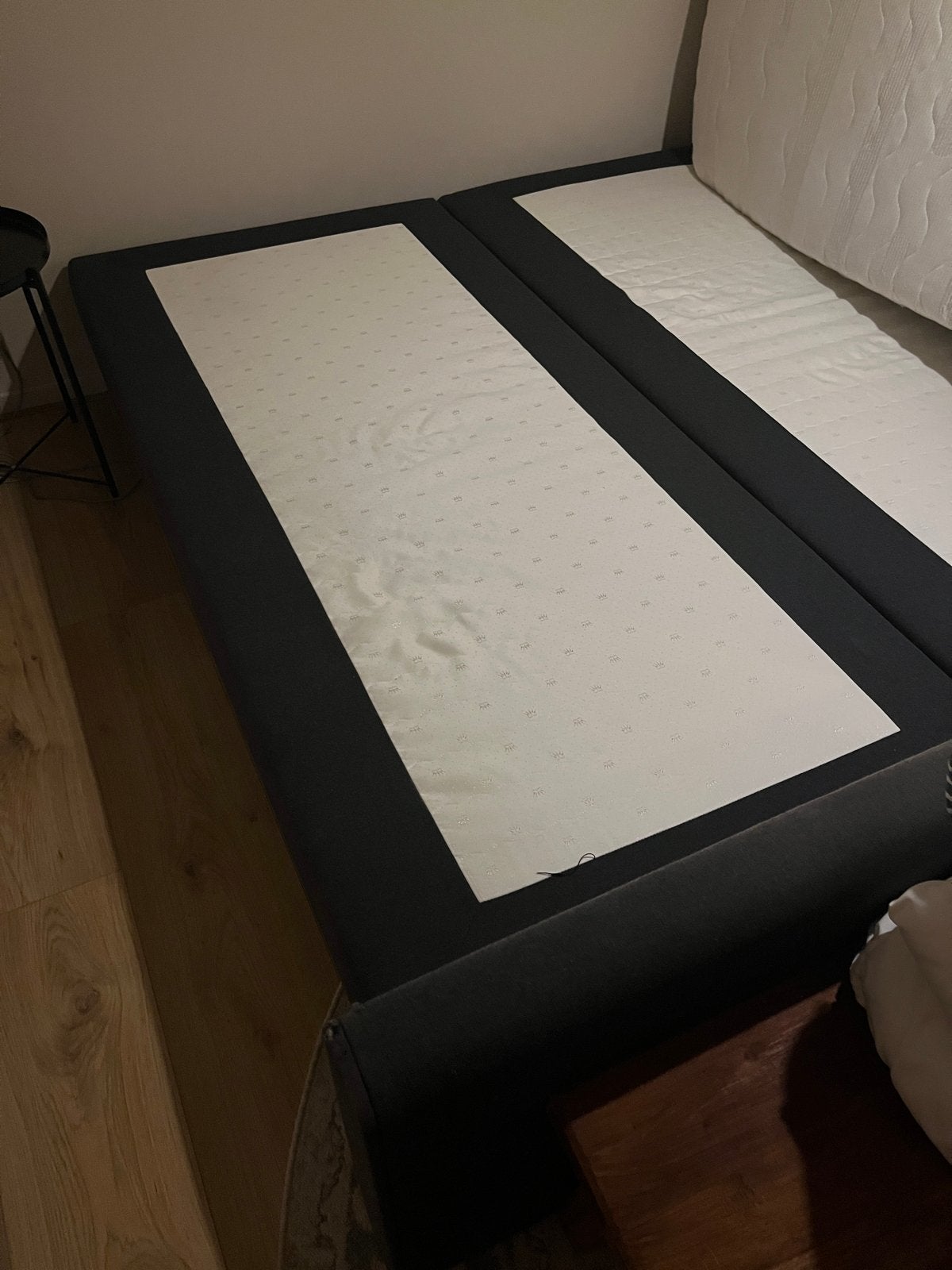 Gratis boxspring grijs 180x200, Huis en Inrichting, Slaapkamer | Boxsprings, Ophalen, Gebruikt, Tweepersoons, 180 cm