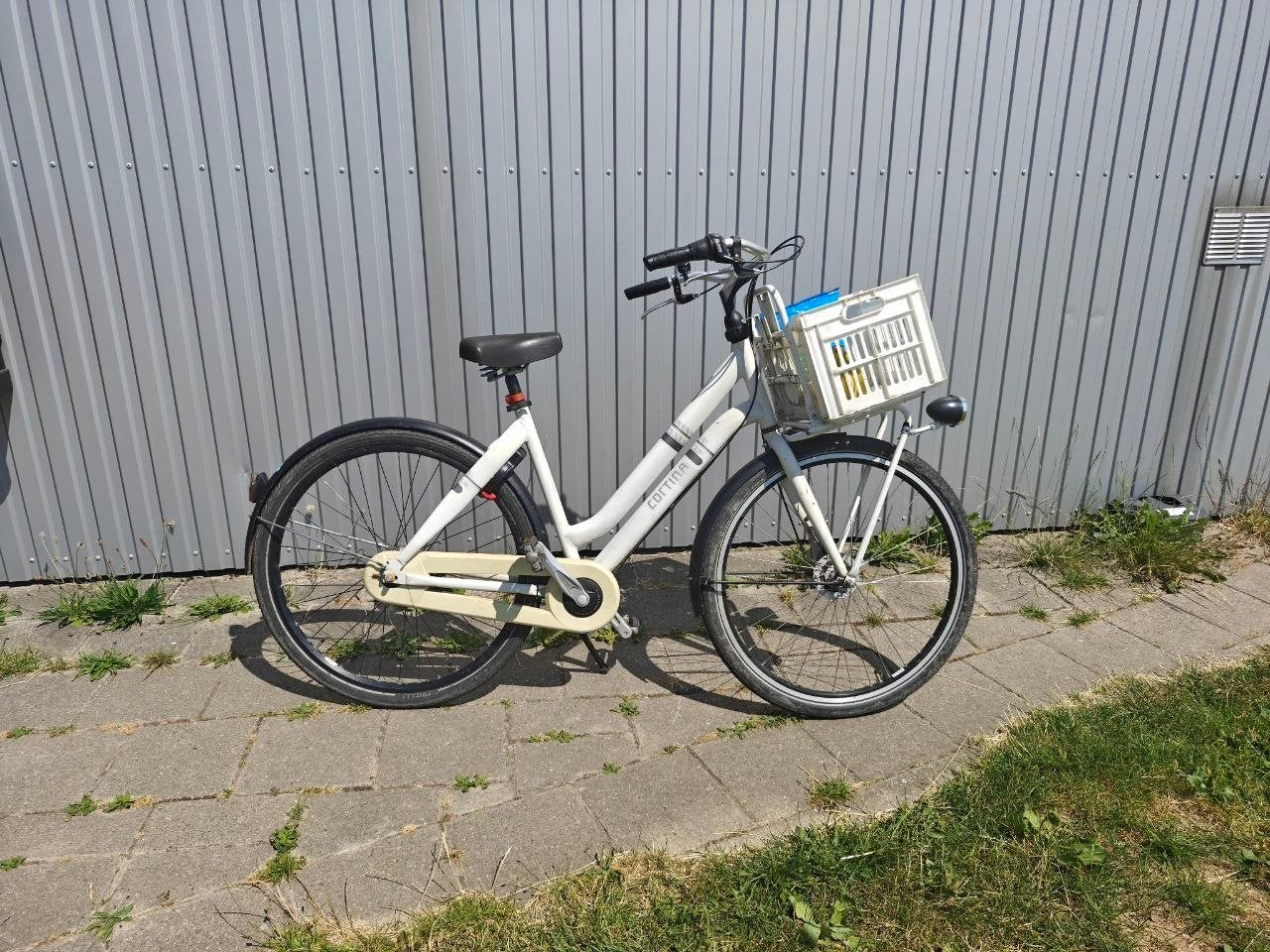Cortina fiets met lage instap en mandje, Fietsen en Brommers, Fietsen | Dames | Damesfietsen, Overige merken, Velgrem, Ophalen of Verzenden